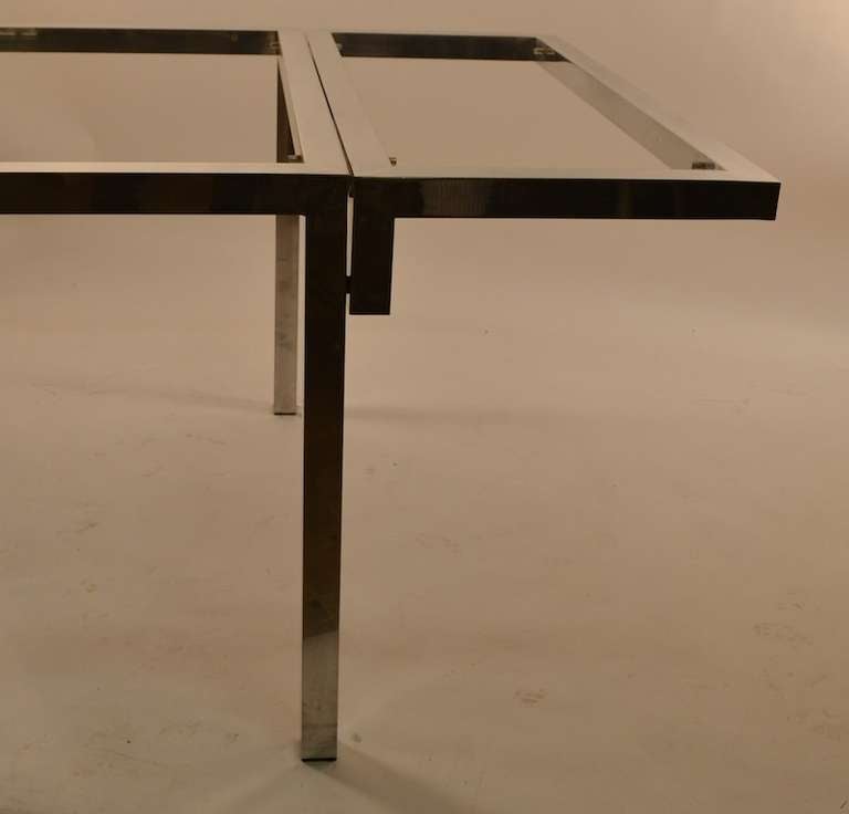 Inusual Mesa de Comedor Extensible de Aluminio Fundido con Soportes de Pared Estadounidense en venta