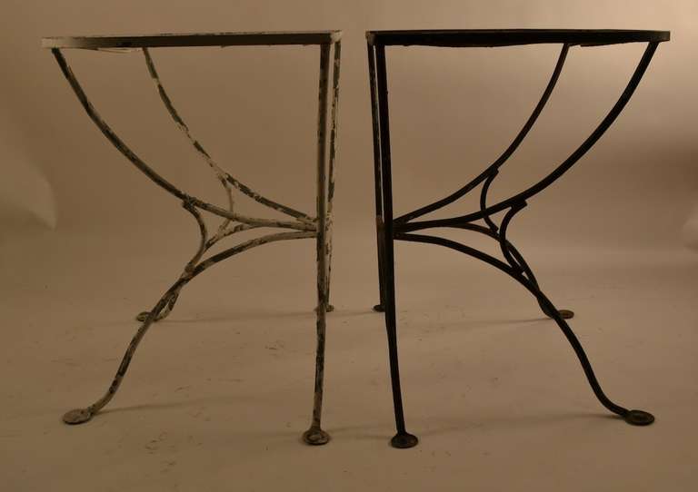 Salterini Console in White Paint Finish In Excellent Condition For Sale In New York, NY