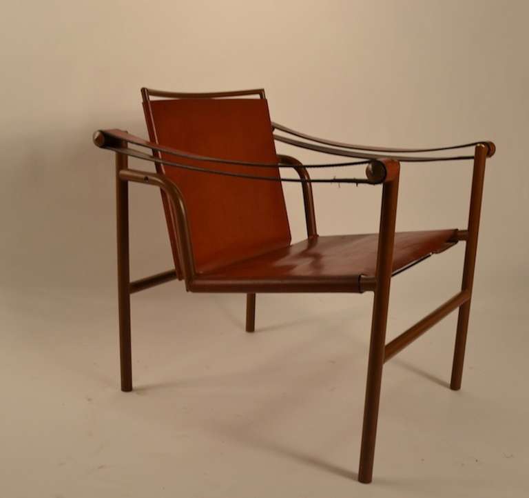 Pr Corbusier LC 1 chairs in tan leather