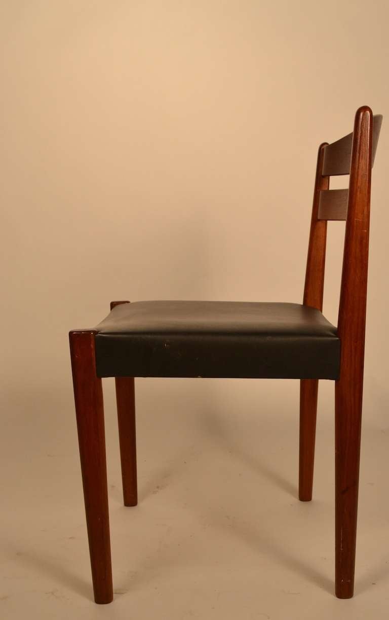 Set of Six Danish Modern Dining Chairs In Excellent Condition For Sale In New York, NY