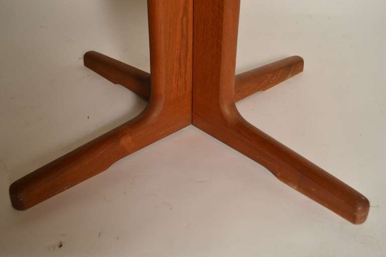 Mid-20th Century Round Teak Danish Modern Dining Table with Two Leaves