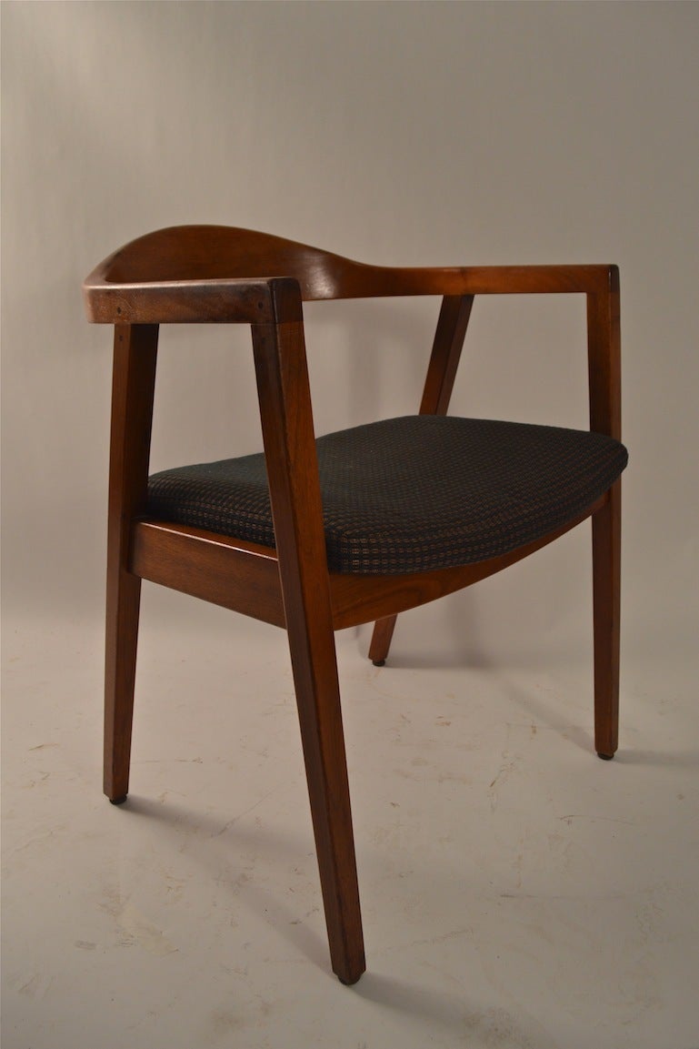 Very sophisticated design, after Nakashima, manufactured by 