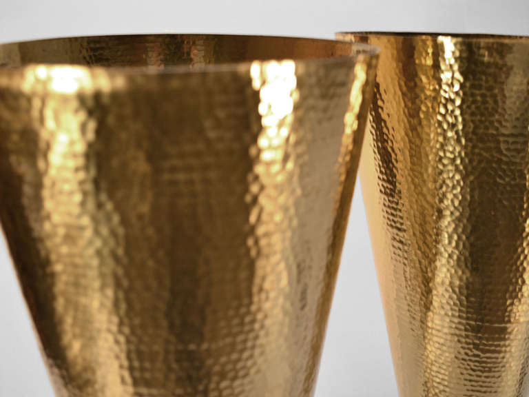 Pair of Hammered Brass and Marble Table Torchieres In Good Condition For Sale In New York, NY
