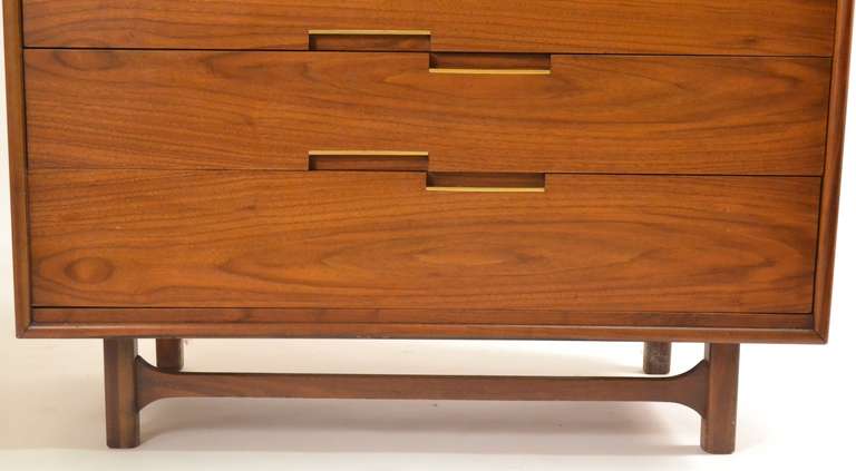gentlemans chest of drawers