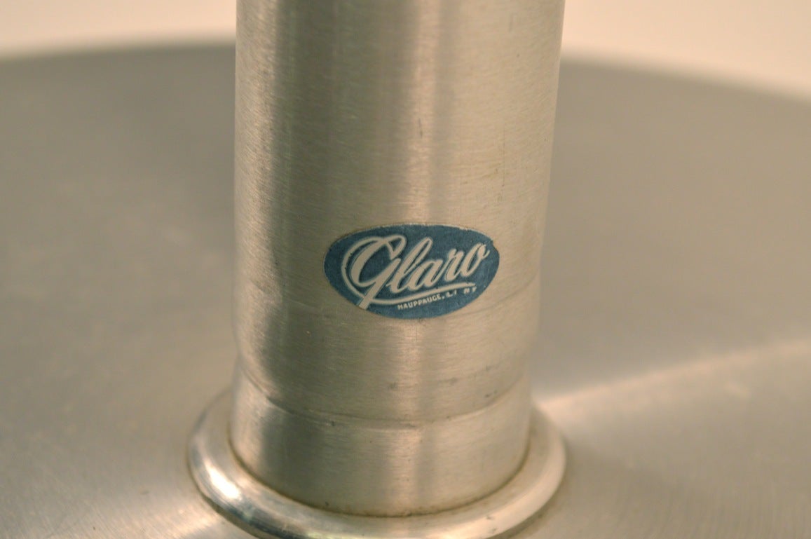 Perchero de Aluminio Hilado a Máquina by Glaro