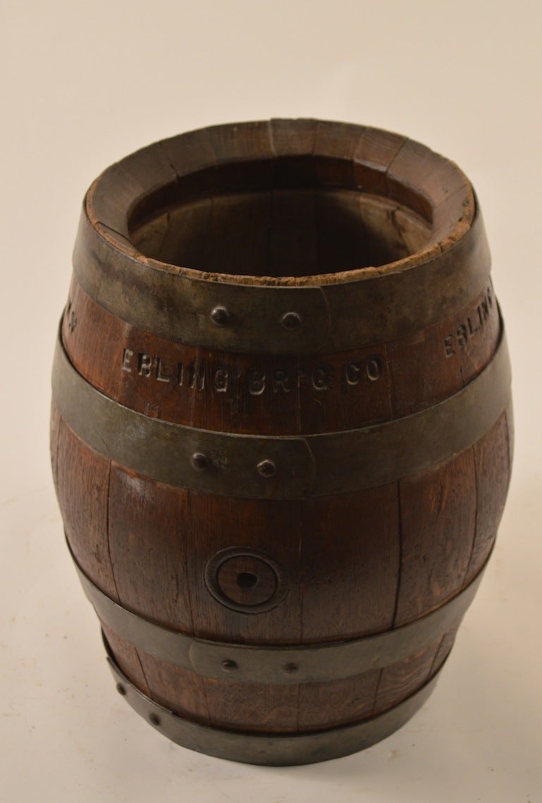 Beer Barrel aus Eichenholz von Ebling Brewing Co., Brooklyn, New York (Industriell) im Angebot