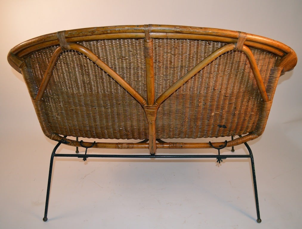 Stylish Bamboo and Wicker Settee or Loveseat In Good Condition In New York, NY
