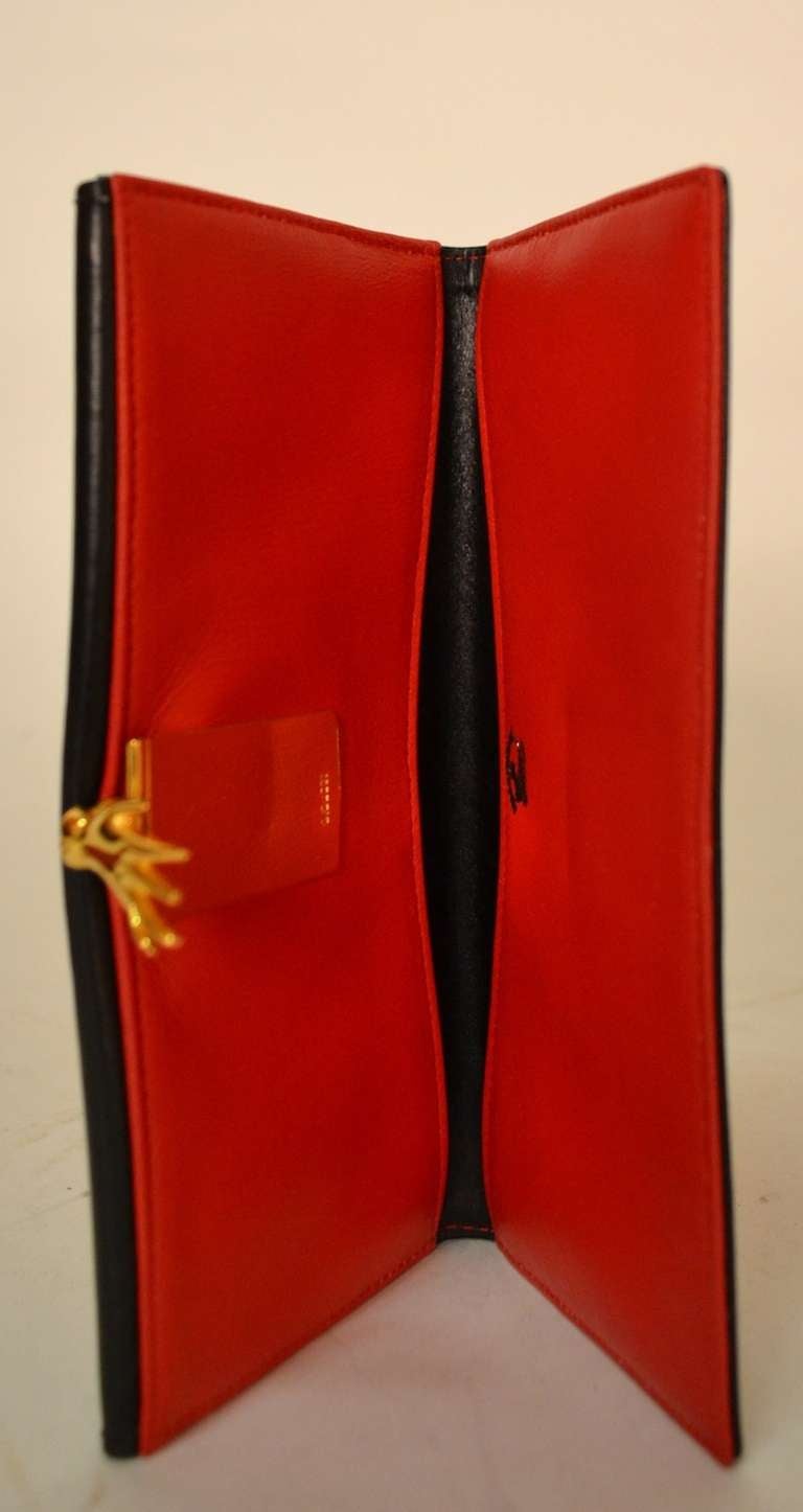 Gucci Clutch Wallet Purse In Excellent Condition In New York, NY