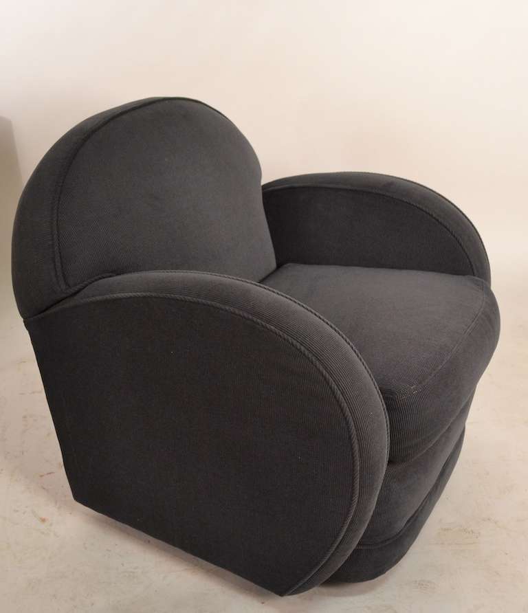 Mid-Century Modern Pair of Milo Baughman for Directional Swivel Club Chairs