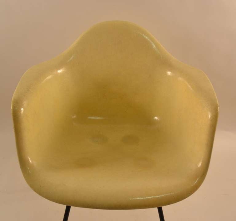 Mid-Century Modern Early Eames Rope Edge Fiberglass Bucket Chair