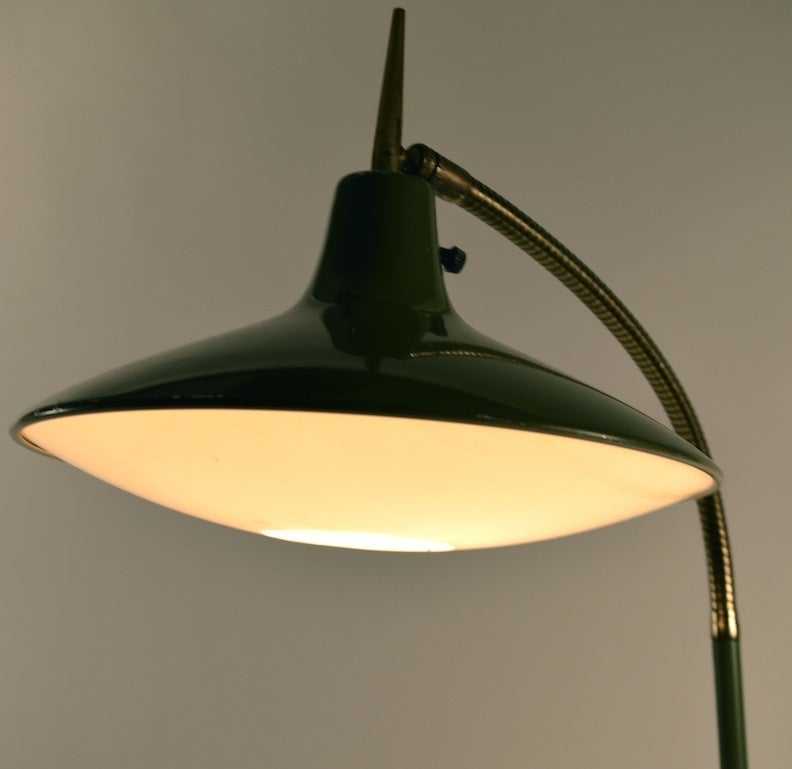 Mid-Century Modern Laurel Gooseneck Floor Lamp Model B- 683 in the style of Ponti