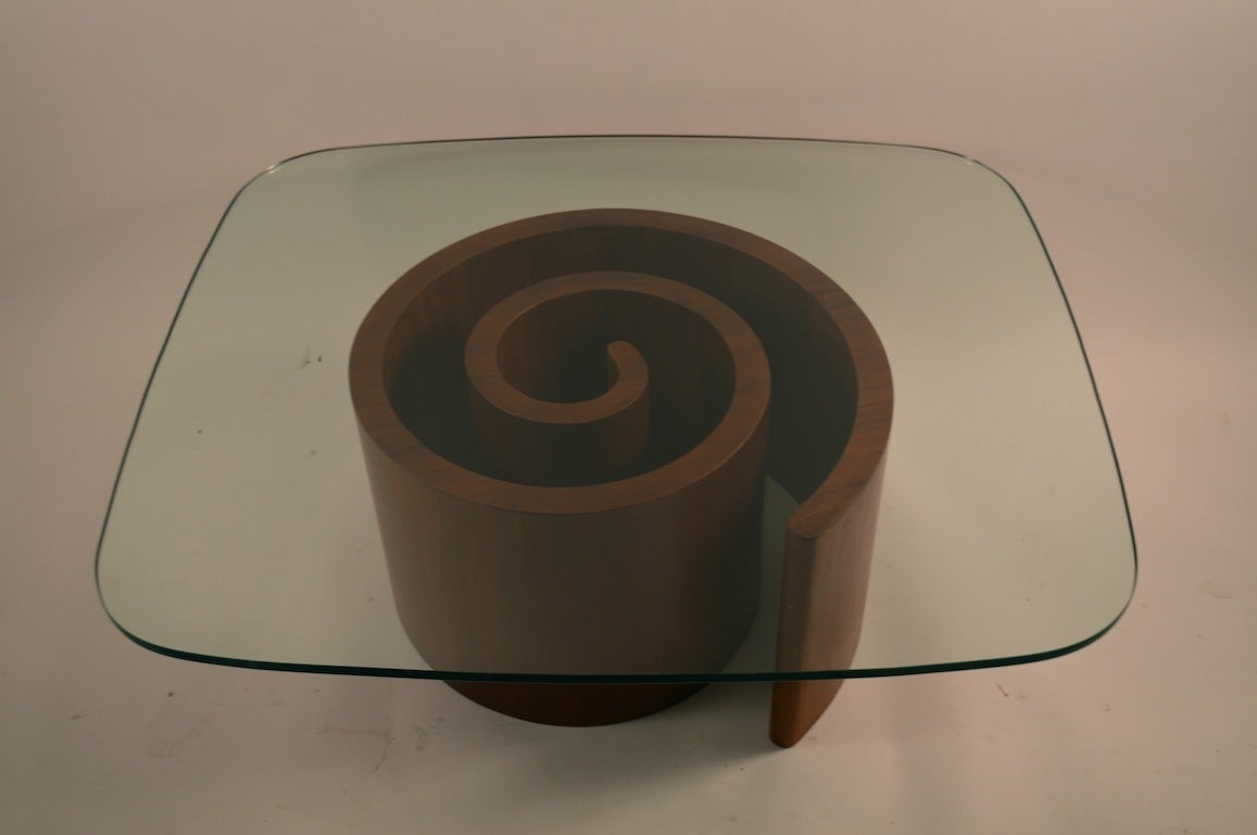 Snail Table by Kagan