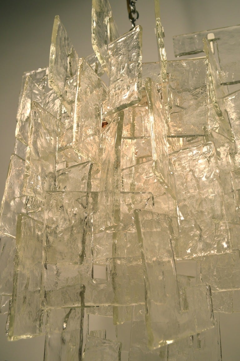 Mazzega Interlocking Murano Glass Chandelier In Excellent Condition In New York, NY