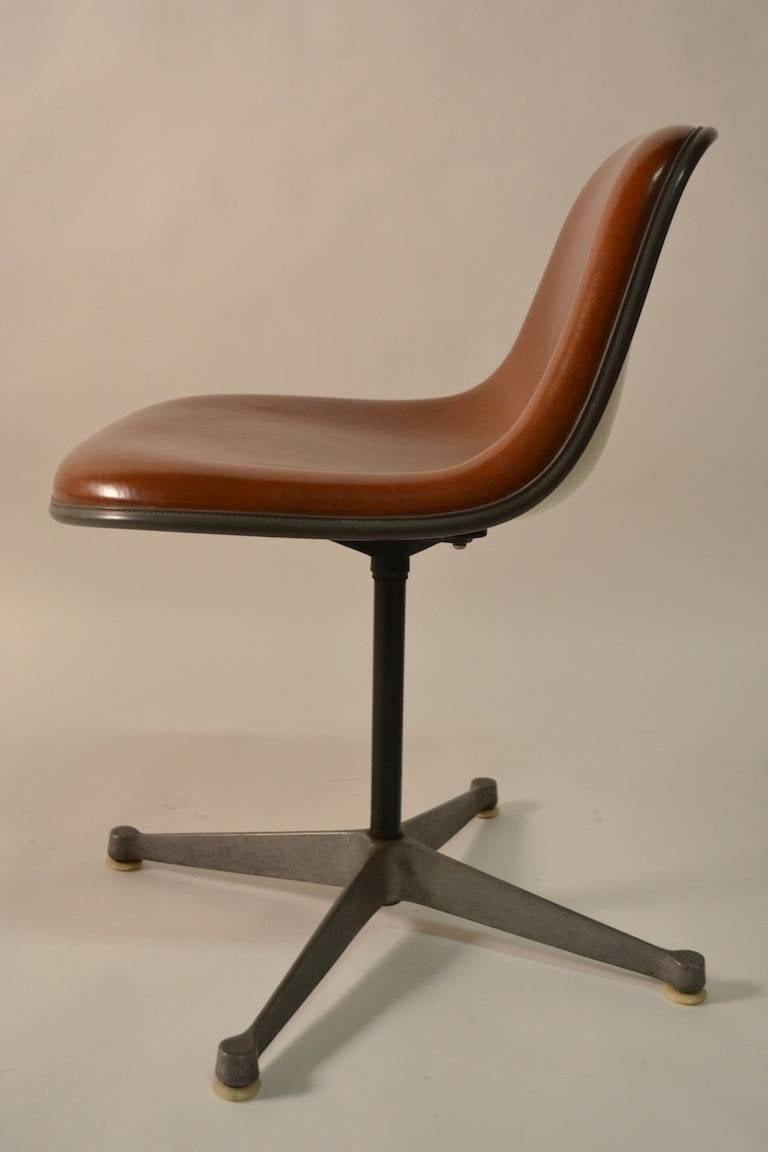 Eames Aluminum Group Swivel Chair