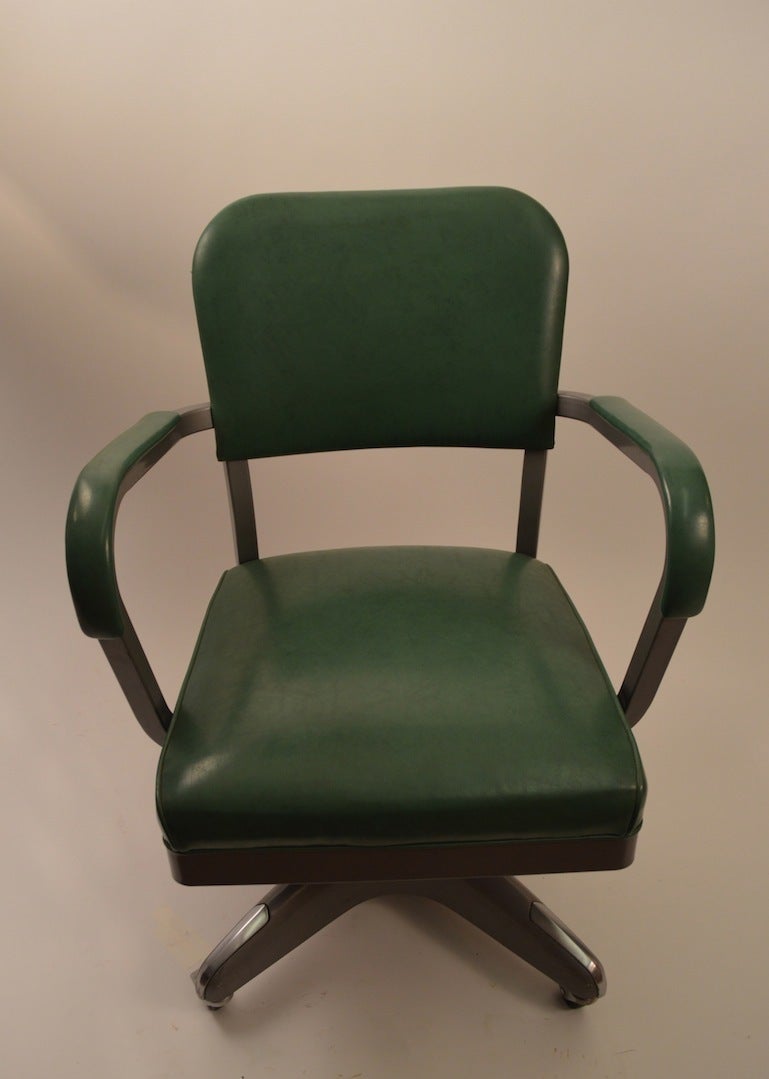 Classic Swivel Tilt Industrial Office Chair 2
