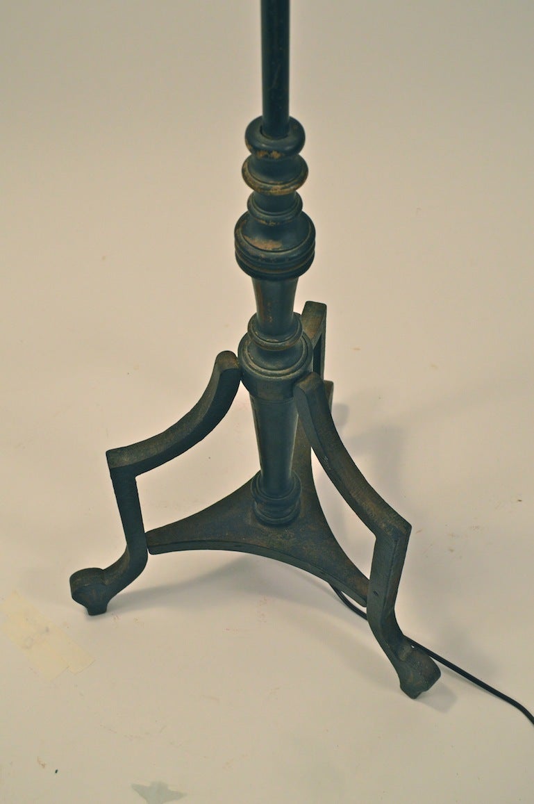 Rare Iron Counterbalance Adjustable Floor Lamp In Good Condition For Sale In New York, NY