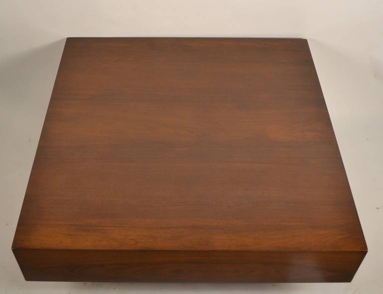 Rosewood Dyrlund Coffee Table In Excellent Condition In New York, NY