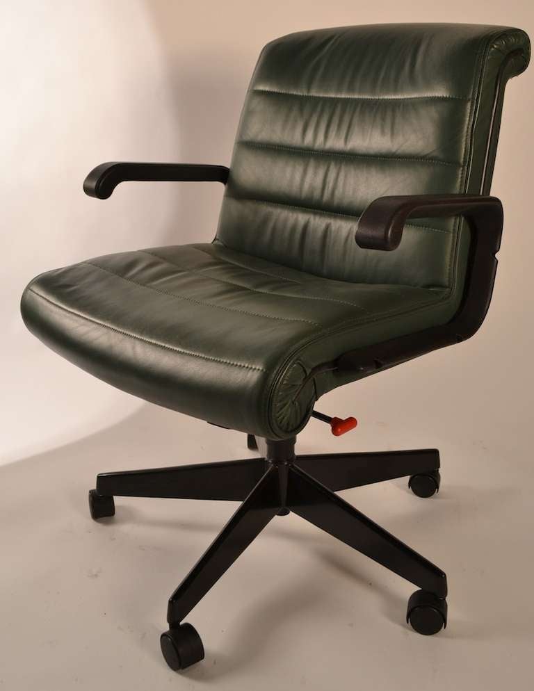 Knoll quality, comfort and design. Nice set of eight, ready to use for office, commercial, or residential use.