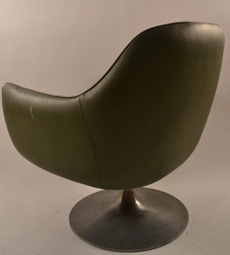 Mid-20th Century Overman Swivel Pod Chair