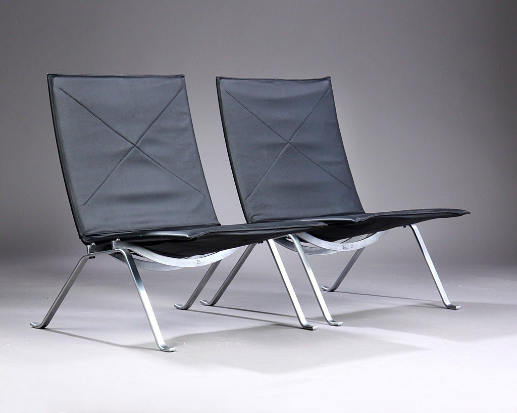 Modern PK22 Lounge Chairs by Poul Kjaerholm Manufactured by E. Kold Christensen For Sale