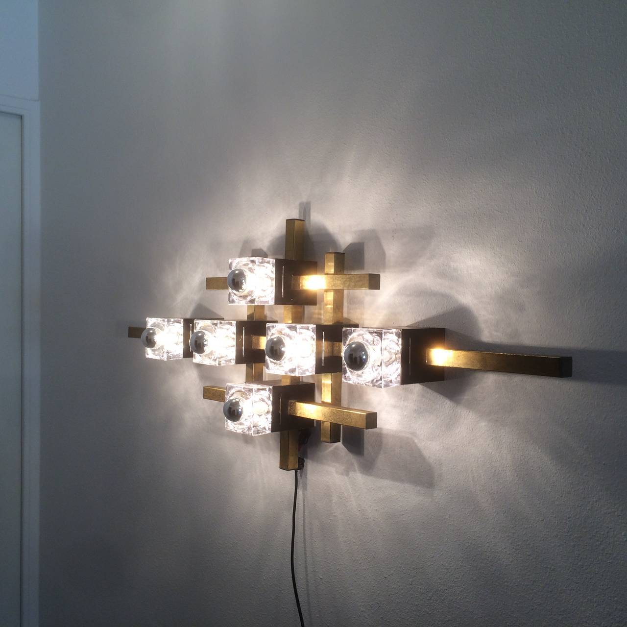 Mid-Century Modern Large Cube Wall Light by Gaetano Sciolari