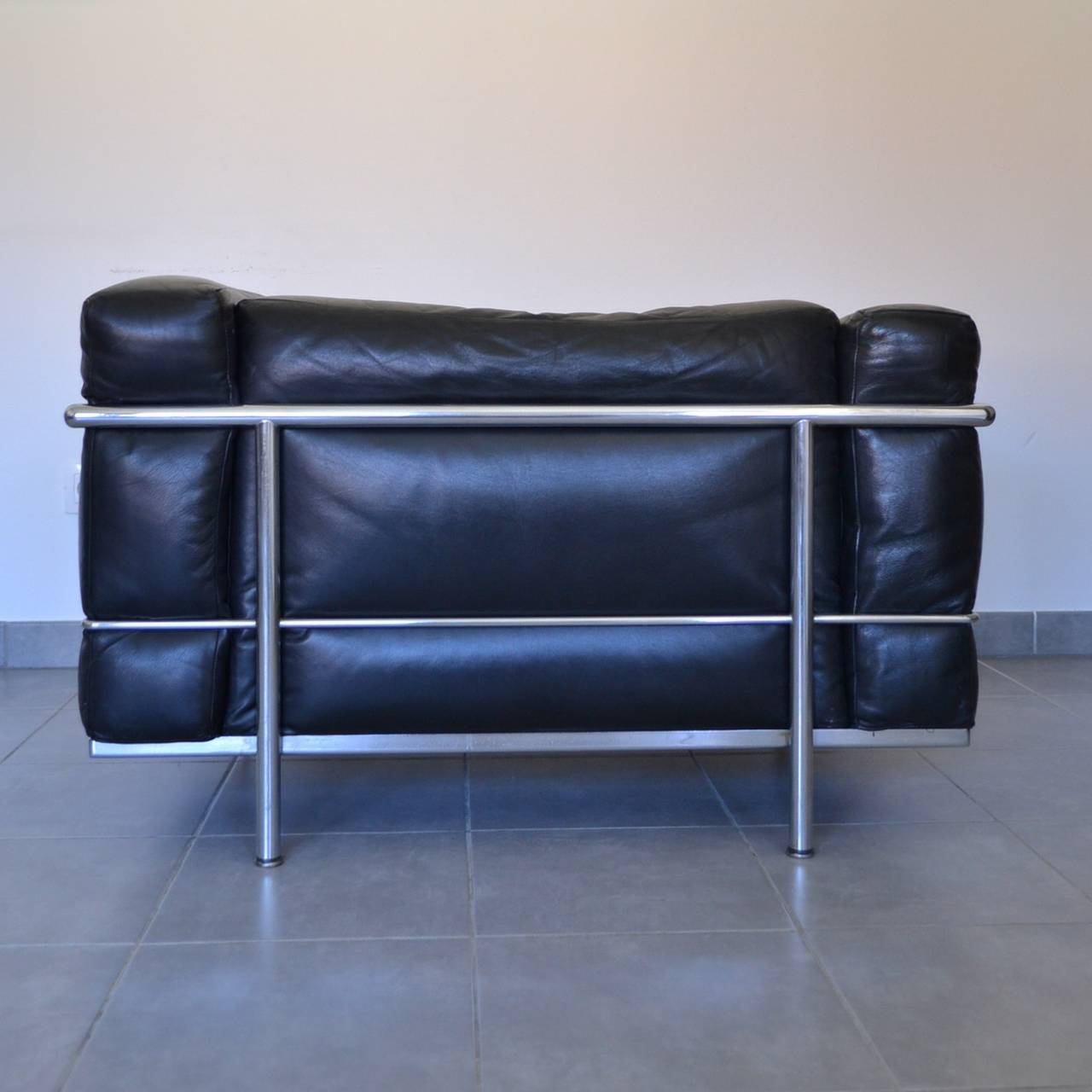 French Early Pair of LC3 Grand Confort Lounge Chair by Le Corbusier For Sale