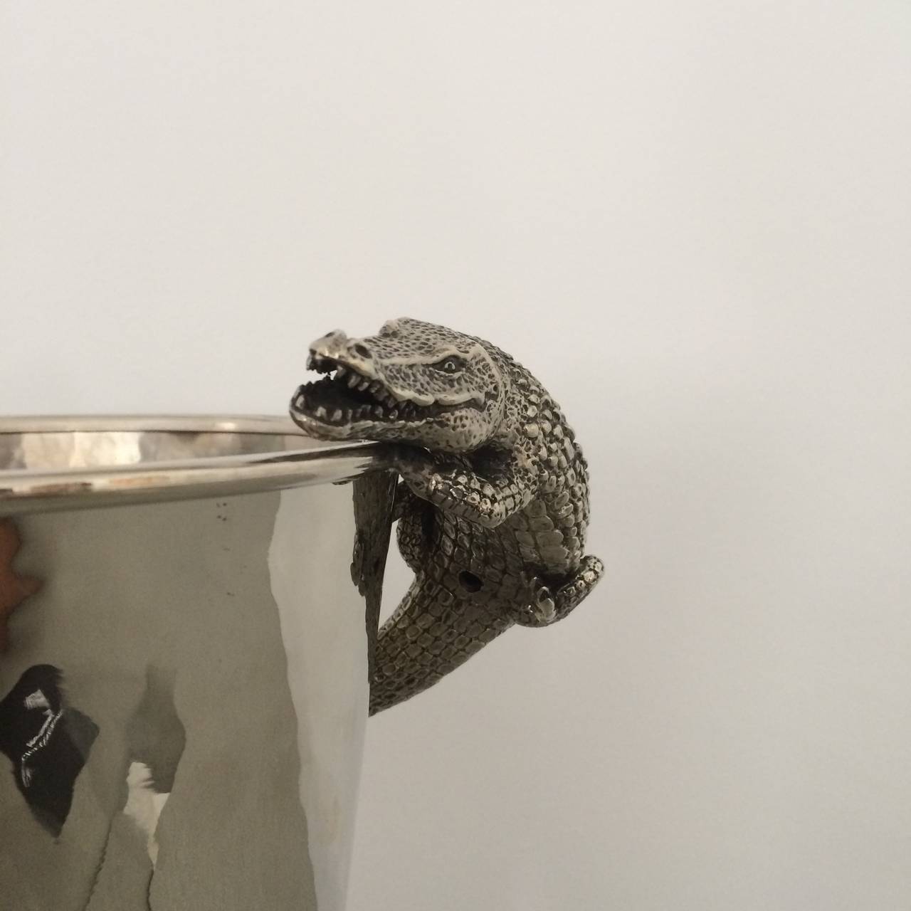 Crocodile Champagne Cooler In Good Condition For Sale In Fuveau, Provence