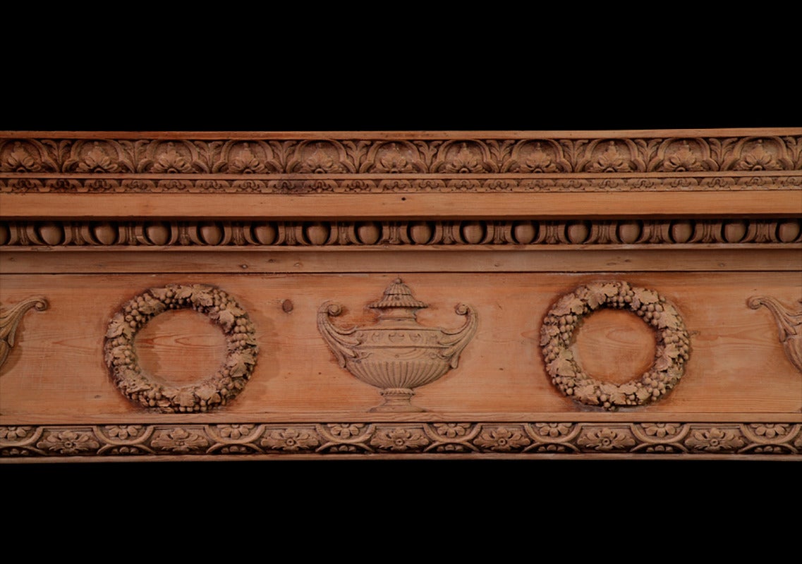 18th Century Georgian English Pine Mantel In Good Condition In New York, NY