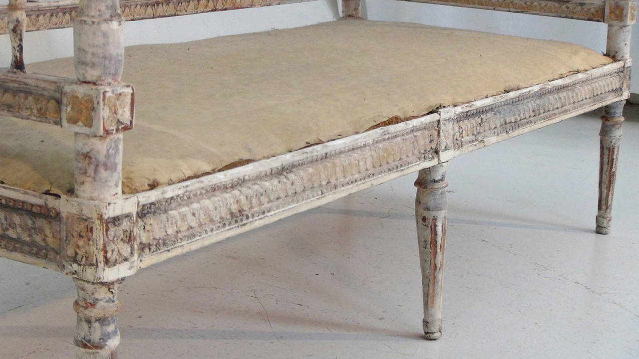 18th Century Swedish Gustavian Period Settee in Original Paint and Giltwood 4
