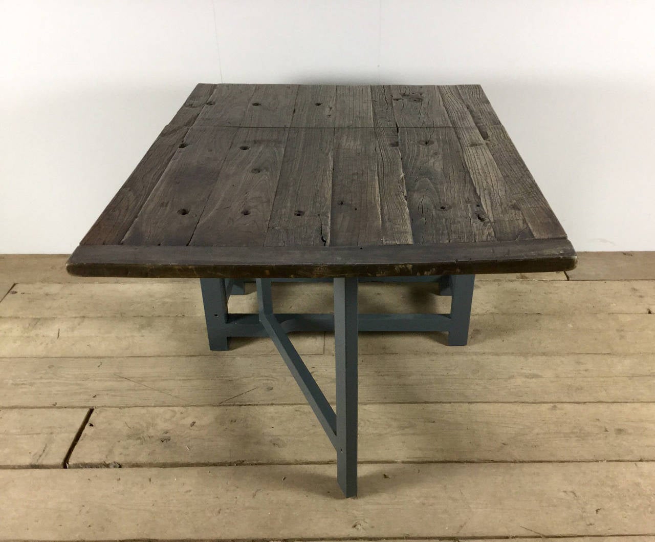 English Elm Drop Leaf Table In Excellent Condition In Wichita, KS