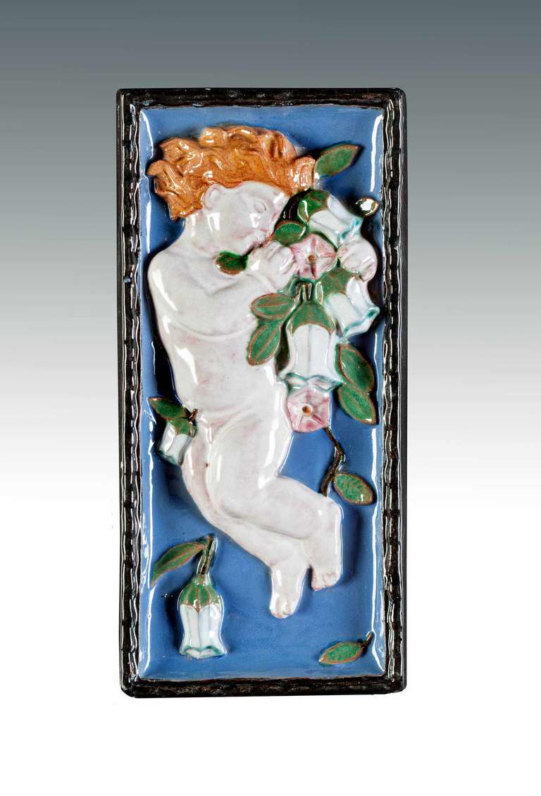 Michael Powolny / Wiener Keramik / Three Reliefs: Putti With Flowers In Excellent Condition In Vienna, AT