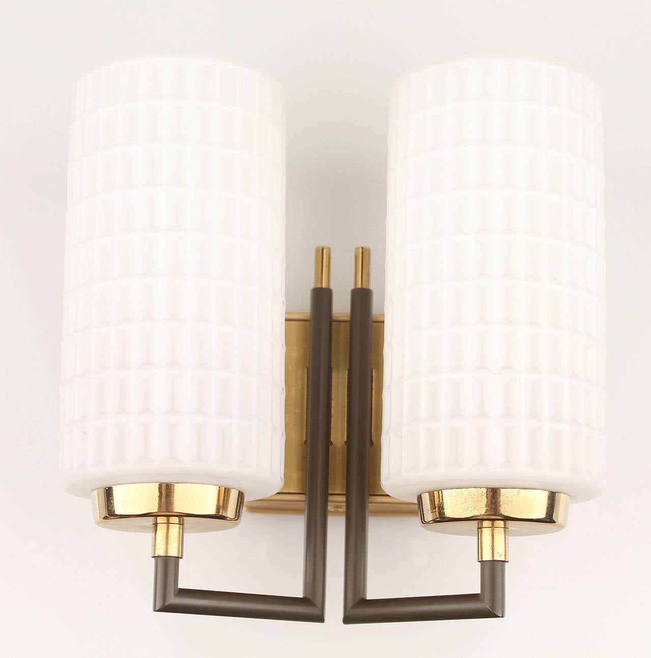 Mid-20th Century Pair of Italian Glass and Brass Sconces 