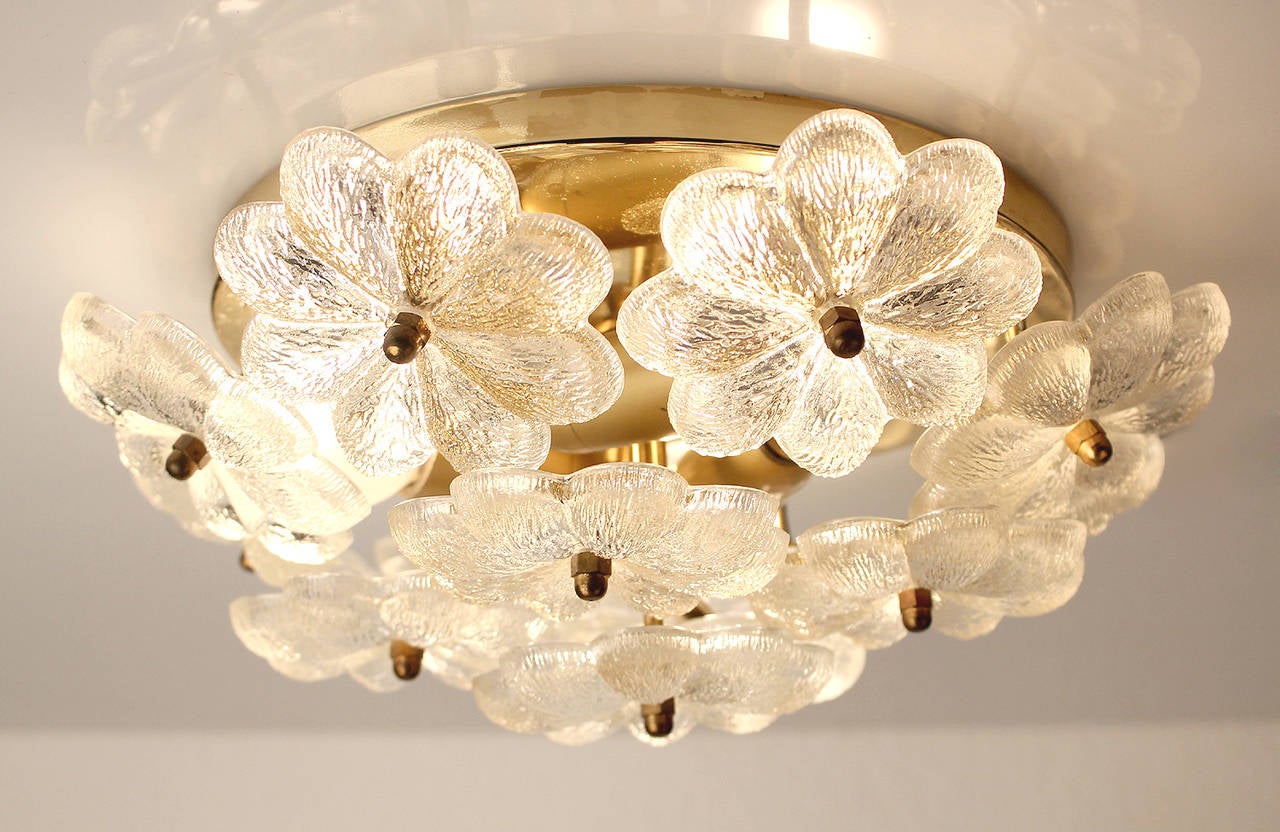 Murano Glass Flower Sconce Glass Flowers Antique Lighting Light Austrian Brass In Excellent Condition In Bremen, DE