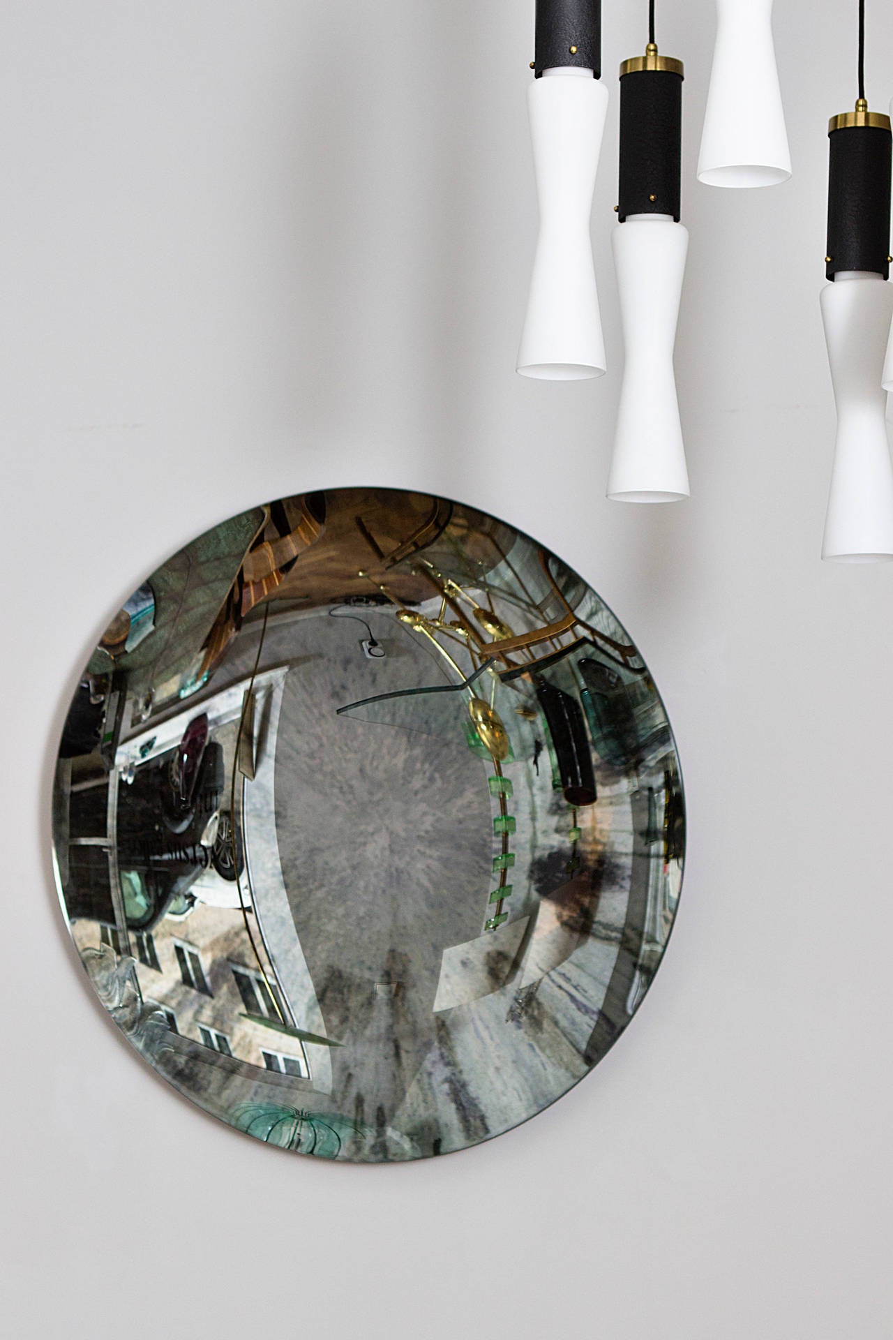 Fantastique miroir concave de l'artiste français Christophe Gaignon 1