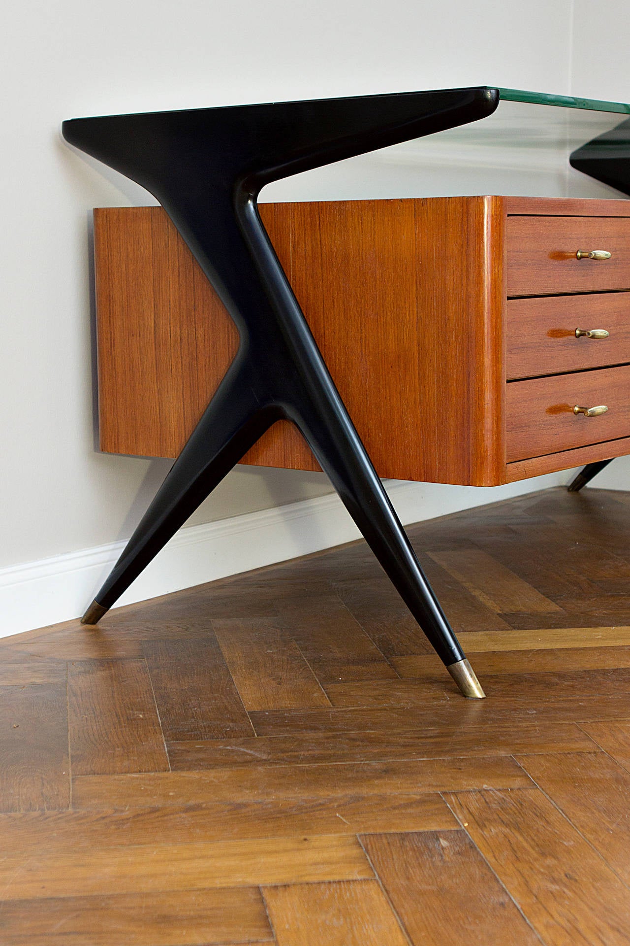 Mid-20th Century Desk by Vittorio Dassi, Italy, circa 1950