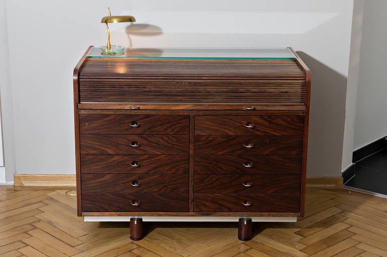 Gianfranco Frattini, Model 804 writing desk, rare special edition in Jacaranda rosewood by Bernini, Italy, circa 1960. 
By pulling out the black leather covered writing surface, all in all in a very good condition.
Jacaranda rosewood and aluminium