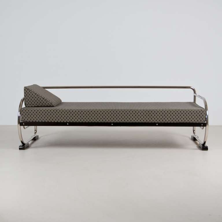 Mid-20th Century Art Déco Sofa For Sale