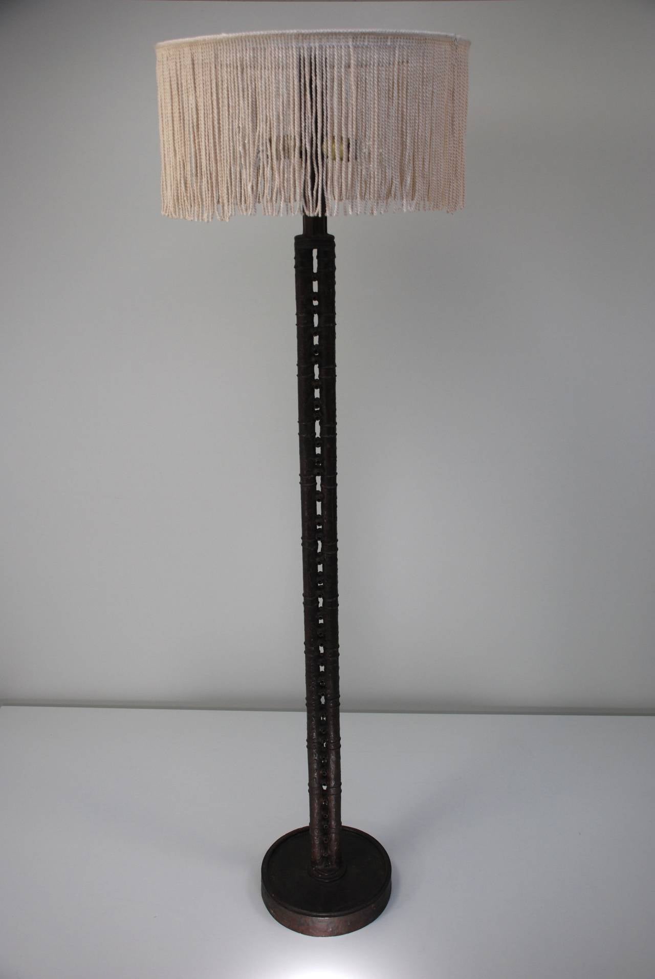 Solid bronze 'floor lamp,' in the style of Alberto Giacometti.

Execution: Unknown, Germany, 1970s.