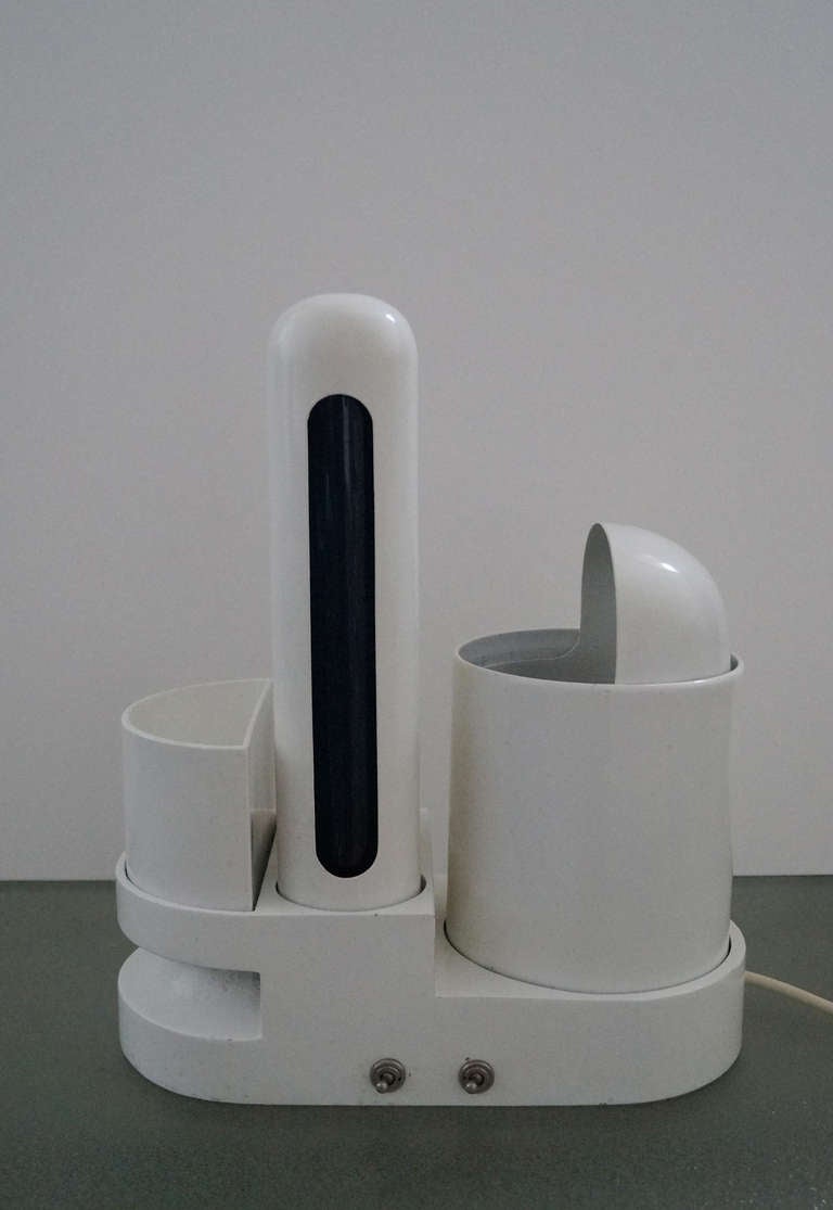 Gae Aulenti 'Rimochiatore', table lamp

Execution: Candle, 1967

Candle was the avant-garde ring of Fontana Arte
