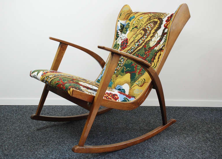 Rocking chair, 1940/50er years

Manufacturer: Knoll, Germany

linen fabric, design 'Cave', Josef Frank for Svenskt Tenn,
Stockholm 1945