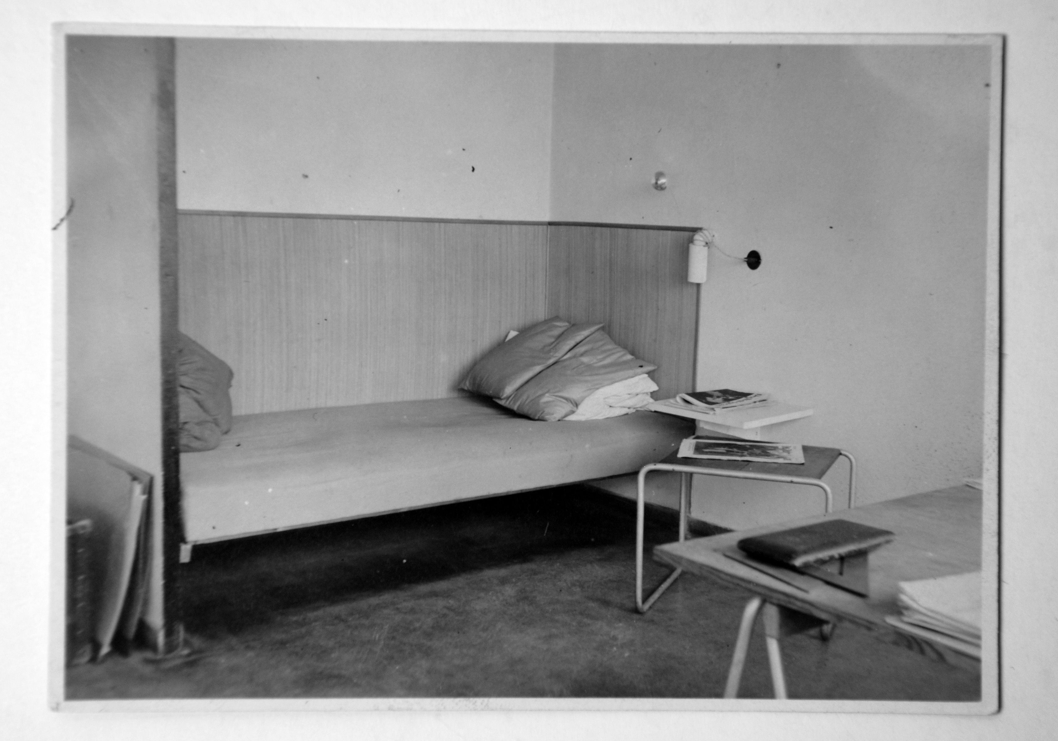 Marianne Brandt, Bed Corner, Side- And Atelier Tabel By Marcel Breuer