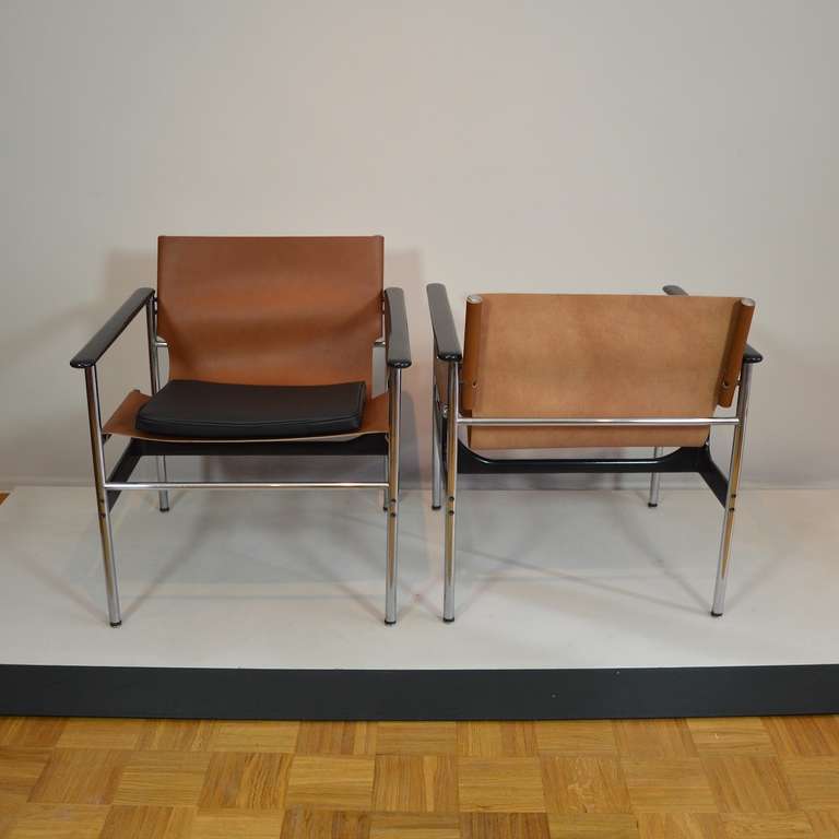 Charles Pollock for Knoll Pair of Leather Sling Arm Chairs In Good Condition In Berlin, DE