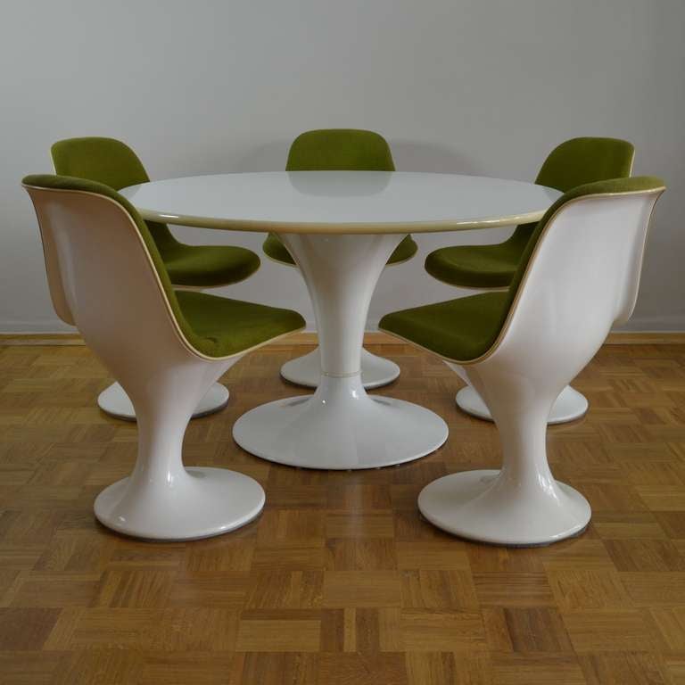 This great  dining set comes in its beautiful original condition. Designed in 1965 by Markus Farner and Walter Grunder (industrial architects), it was manufactured  by Vitra/Weil am Rhein for Herman Miller. It is not easy to find a complete original