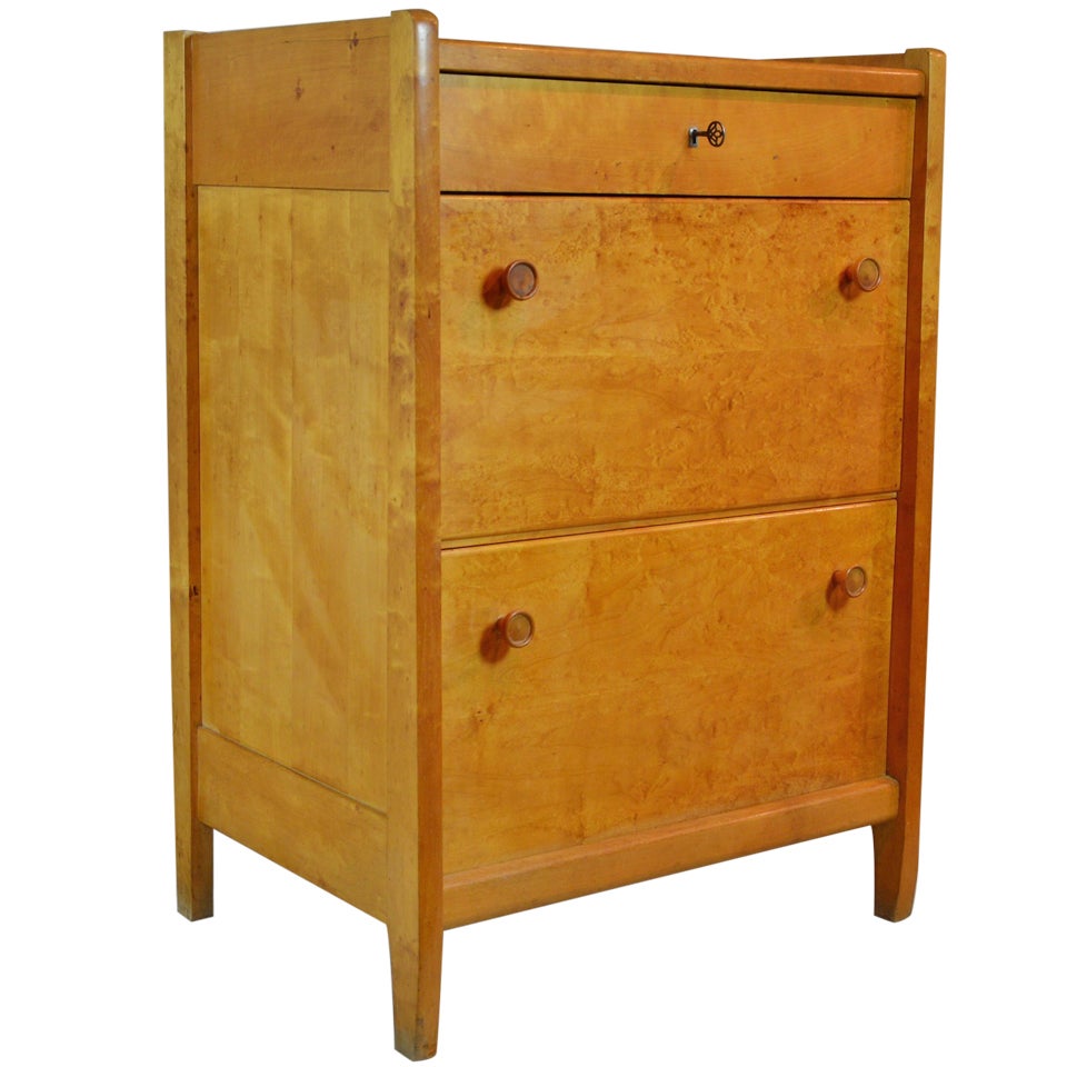 Beautiful German Dresser "Deutsche Werkstätten Hellerau" at 1stDibs