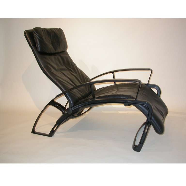 Lounge Chair Model IP 84 S designed by Ferdinand A. Porsche 1984 and produced by Interprofil, Germany.
Black metal frame - leather upholstery
The sitting position is simply adjustable from upright to almost flat