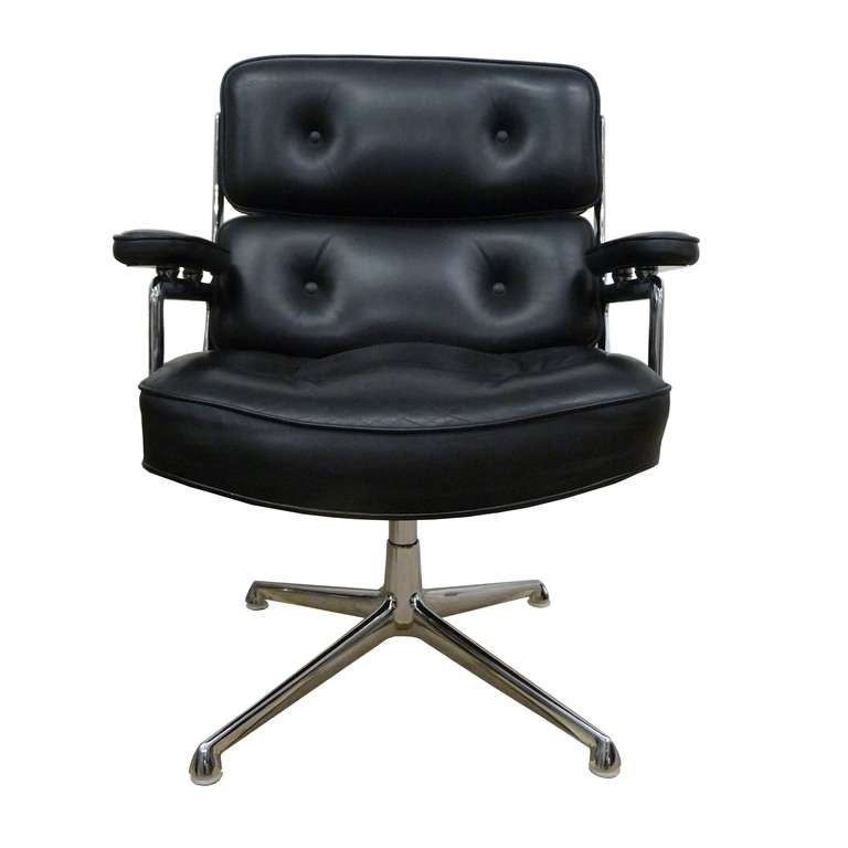 Mid-Century Modern 675 Lobby Chair, Charles & Ray Eames for Herman Miller