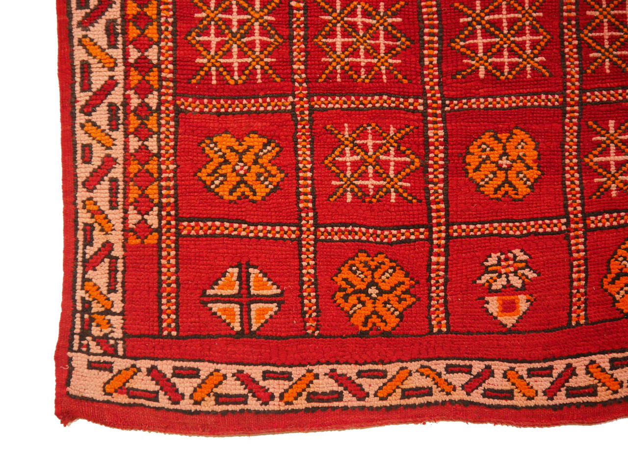 Nice vintage Berber rug, made by women of the Boujad tribe in western Morocco. Very good condition and beautiful colors.