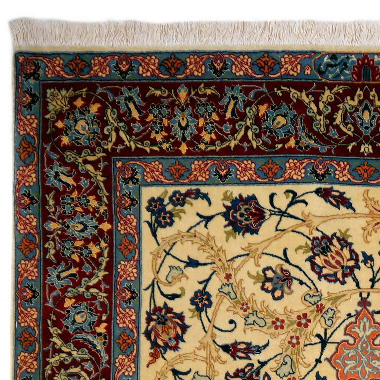 Very fine persian Isfahan rug, kurkwool and silk pile on silk warp.