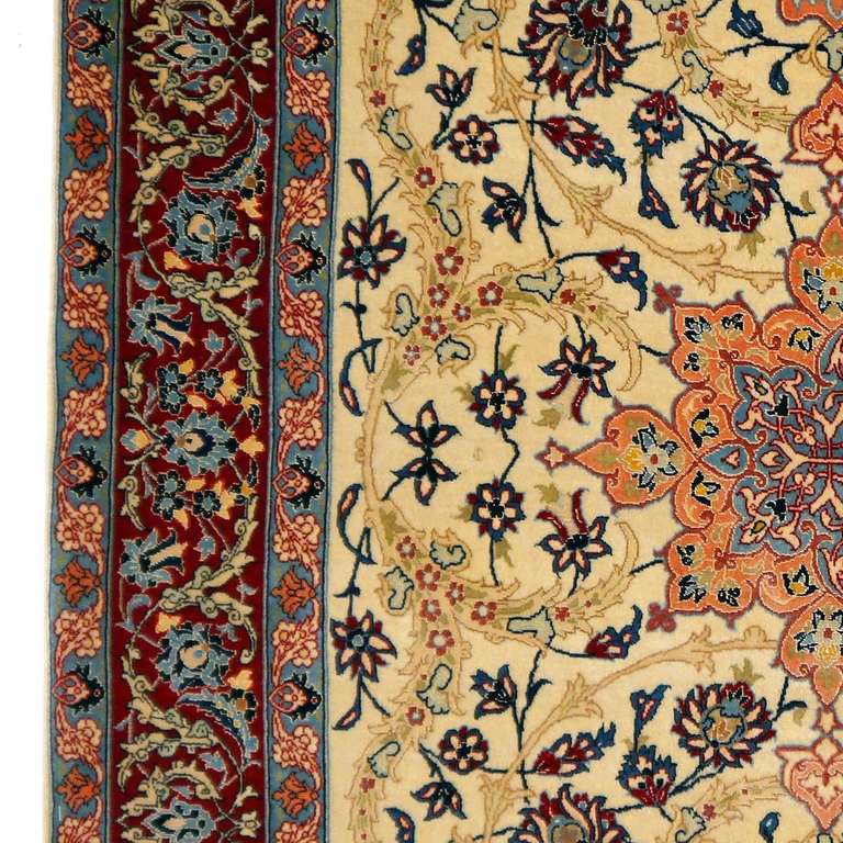 Fine Signed Isfahan Rug In Excellent Condition In Lohr, Bavaria, DE