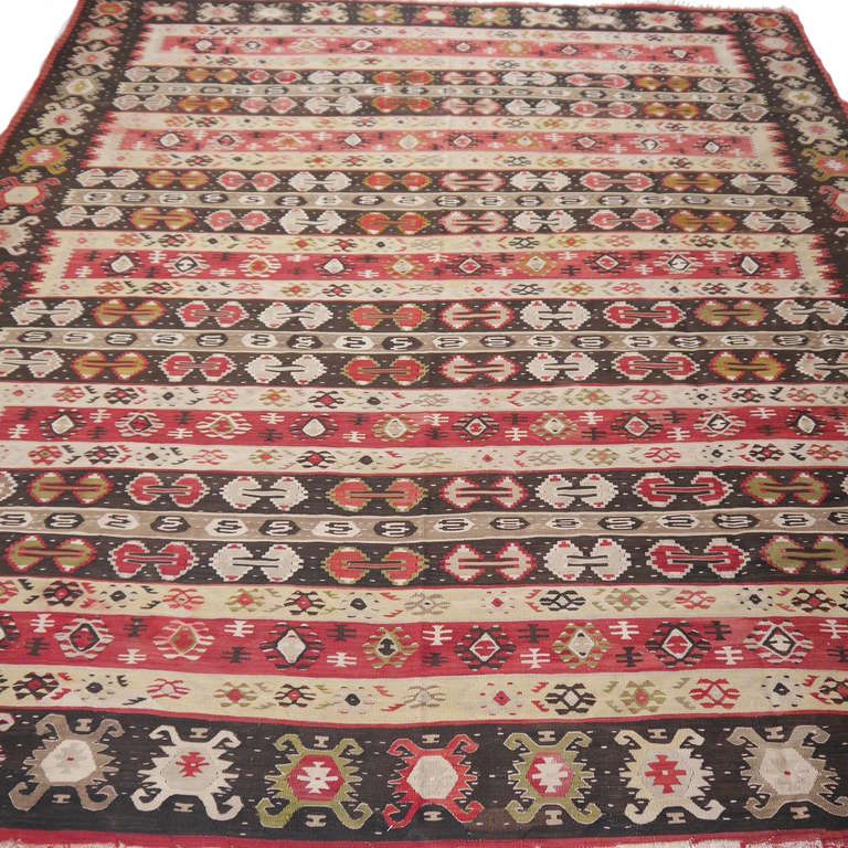 Sharkoy Bessarabian Old Balkan European Kilim Rug hand woven semi antique In Good Condition For Sale In Lohr, Bavaria, DE